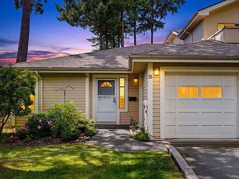35-909 Admirals Road, Esquimalt