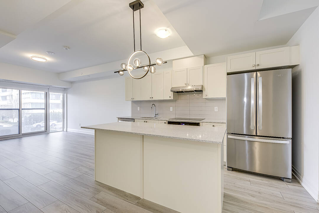 1035 Southdown Rd #212, Mississauga, Ontario