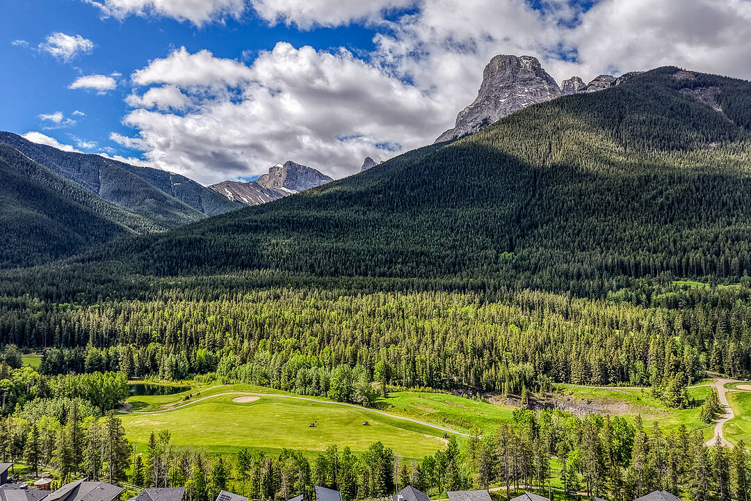 209 Stewart Creek Rise #204g, Canmore, Alberta