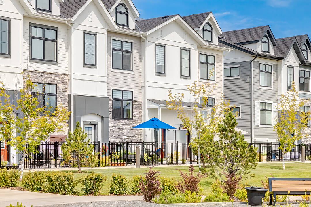 218 Les Jardins Park SE, Calgary, Alberta