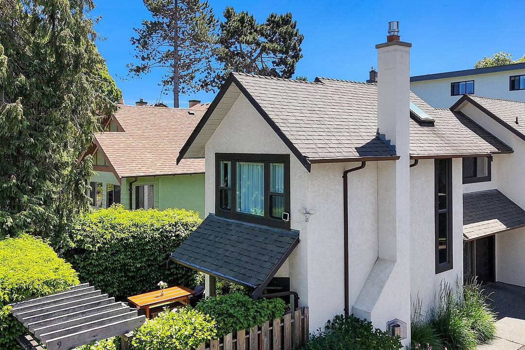 9-977 Convent Place, Victoria, British Columbia