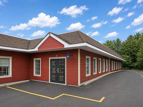 17-A Av. de la Gare, Saint-Sauveur, Quebec