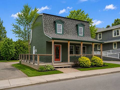 24 Av. de la Gare, Saint-Sauveur, Quebec