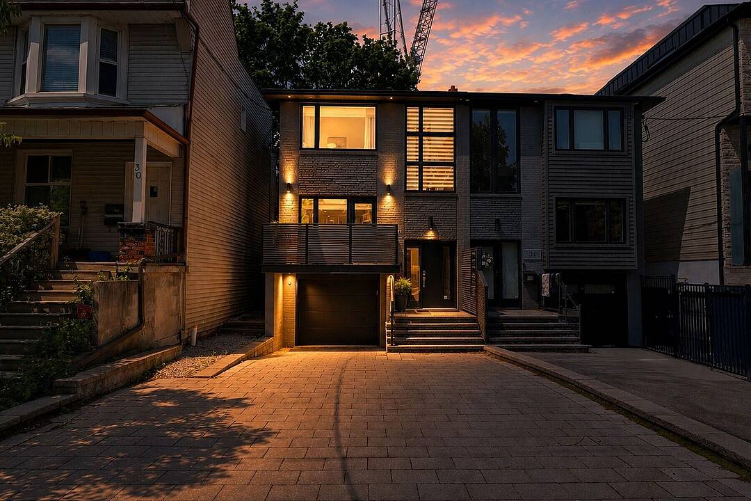 32 Eaton Ave, Toronto, Ontario