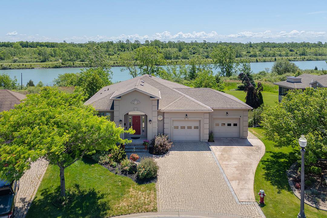 208 Muirfield Tr, Welland, Ontario