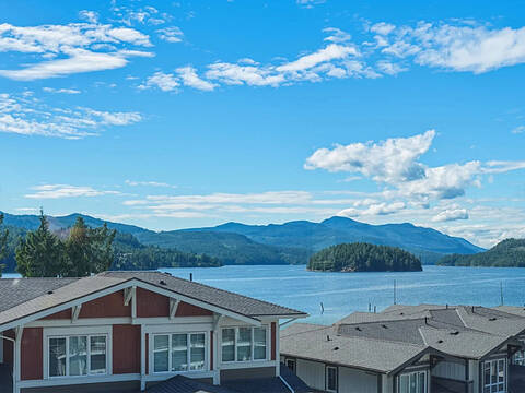 5906 Beachgate Lane, Sechelt