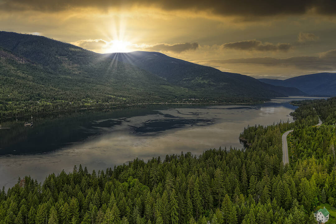 7022 Highway 3A, Balfour, British Columbia
