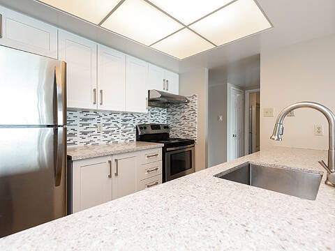 77 Harbour Sq #2210, Toronto