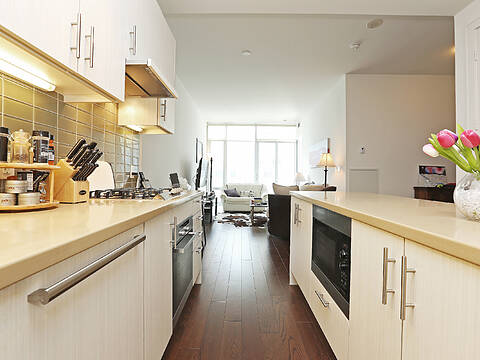 29 Queens Quay E #811, Toronto