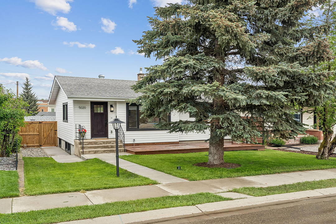 5020 47a Avenue, Sylvan Lake, Alberta