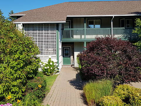 692 Johnston Park Avenue, Collingwood