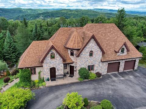 48 Ch. Doris, Saint-Sauveur, Quebec