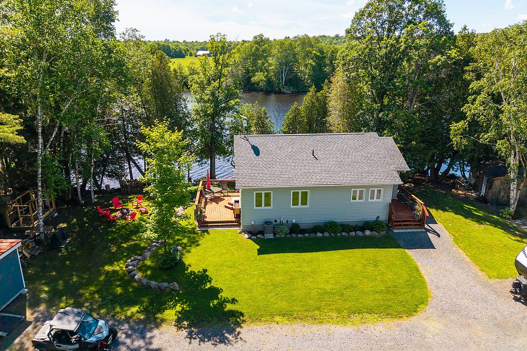 8 Lakeview Crescent, McKellar, Ontario