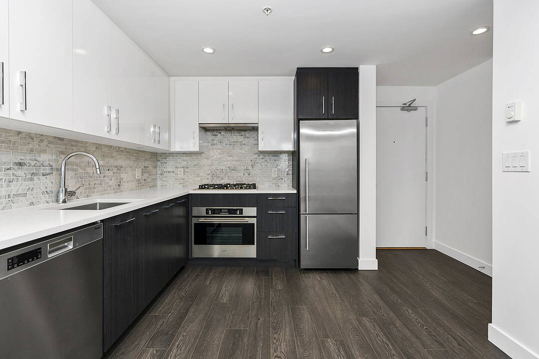 518 Whiting Way #1403, Coquitlam, British Columbia