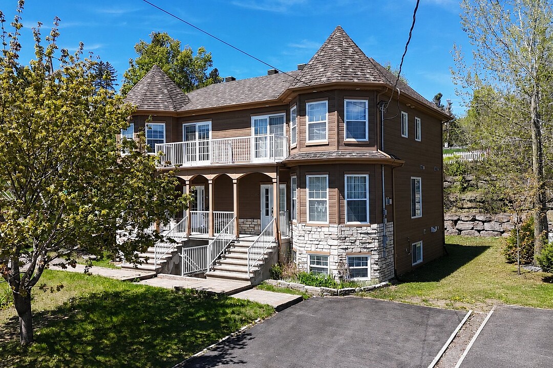521 Rue Principale, Saint-Sauveur, Quebec, Québec