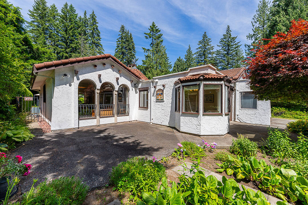 1110 Handsworth Road, North Vancouver, British Columbia