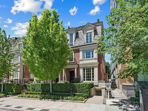 288 St Clair Ave W #TH2, Toronto