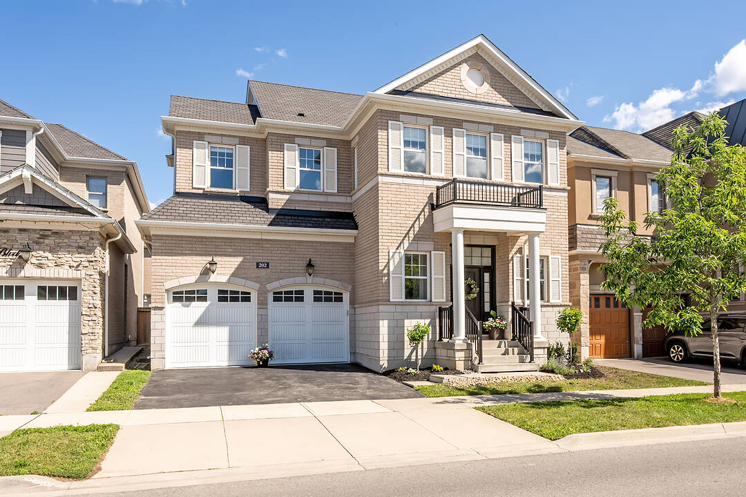 202 North Park Blvd, Oakville, Ontario