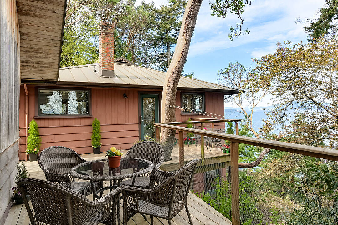 618 Lands End Road, North Saanich, British Columbia