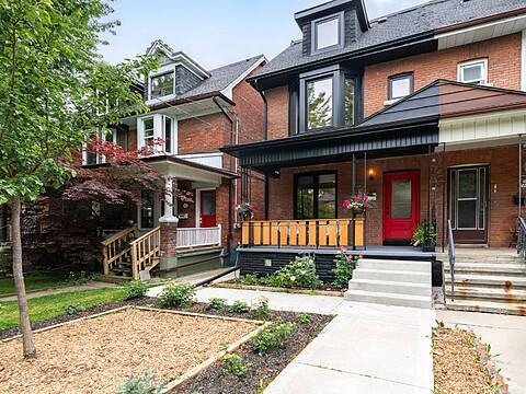 204 Grace St, Toronto