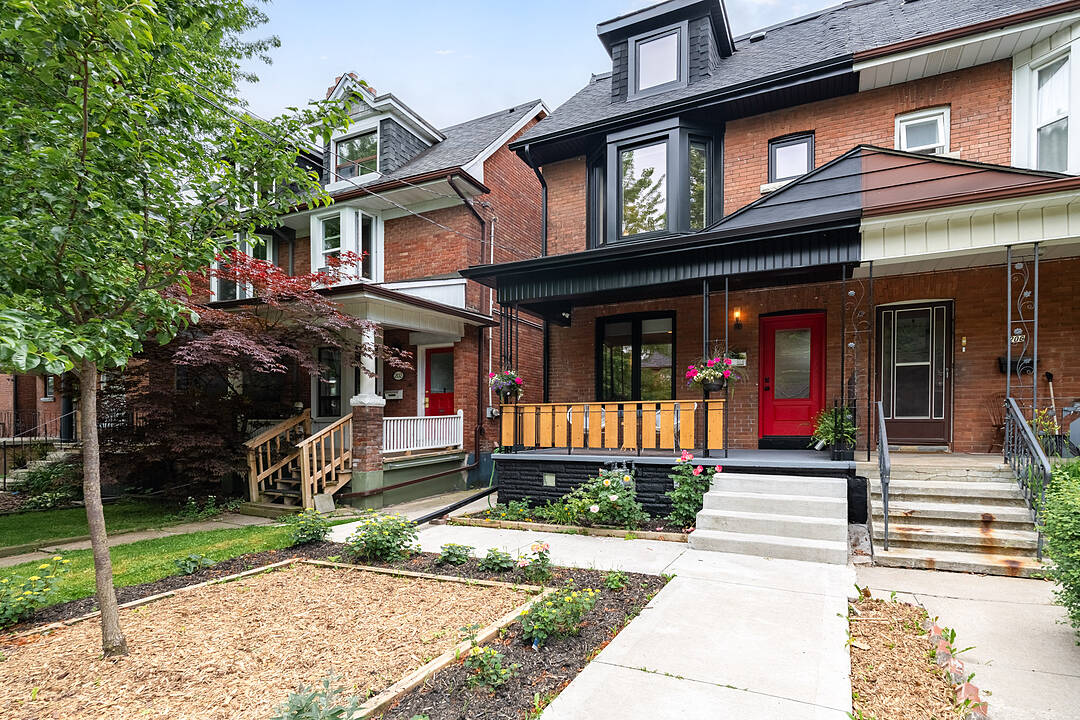 204 Grace St, Toronto, Ontario