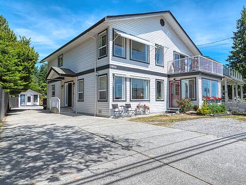 4664 Sunshine Coast Highway, Sechelt