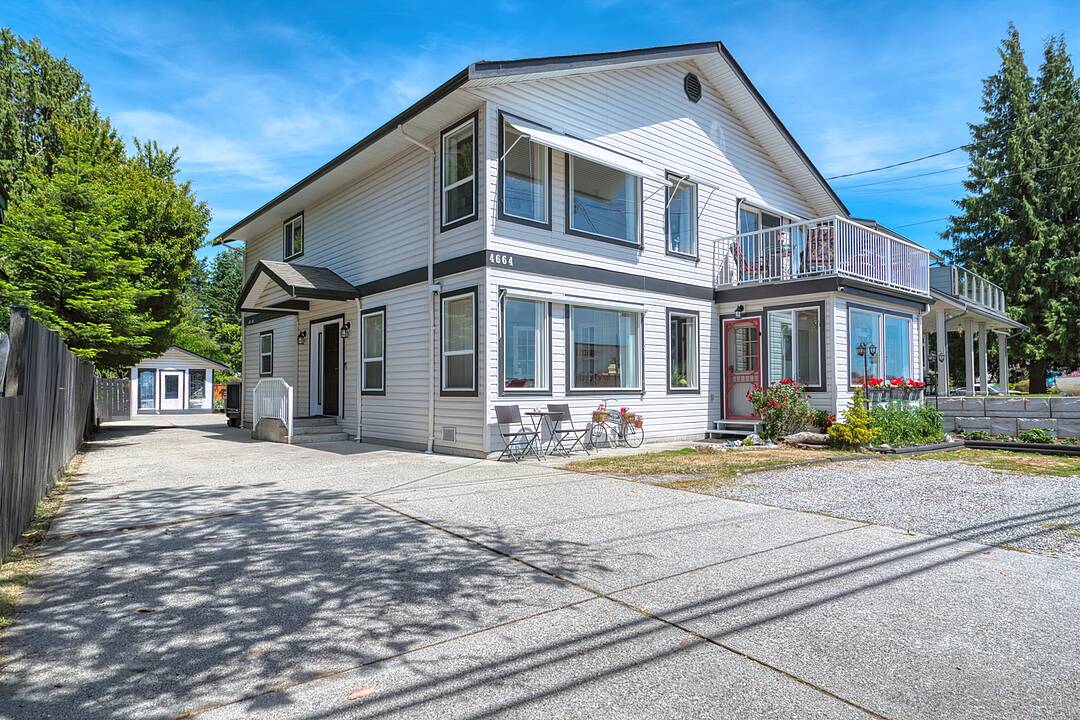 4664 Sunshine Coast Highway, Sechelt, British Columbia