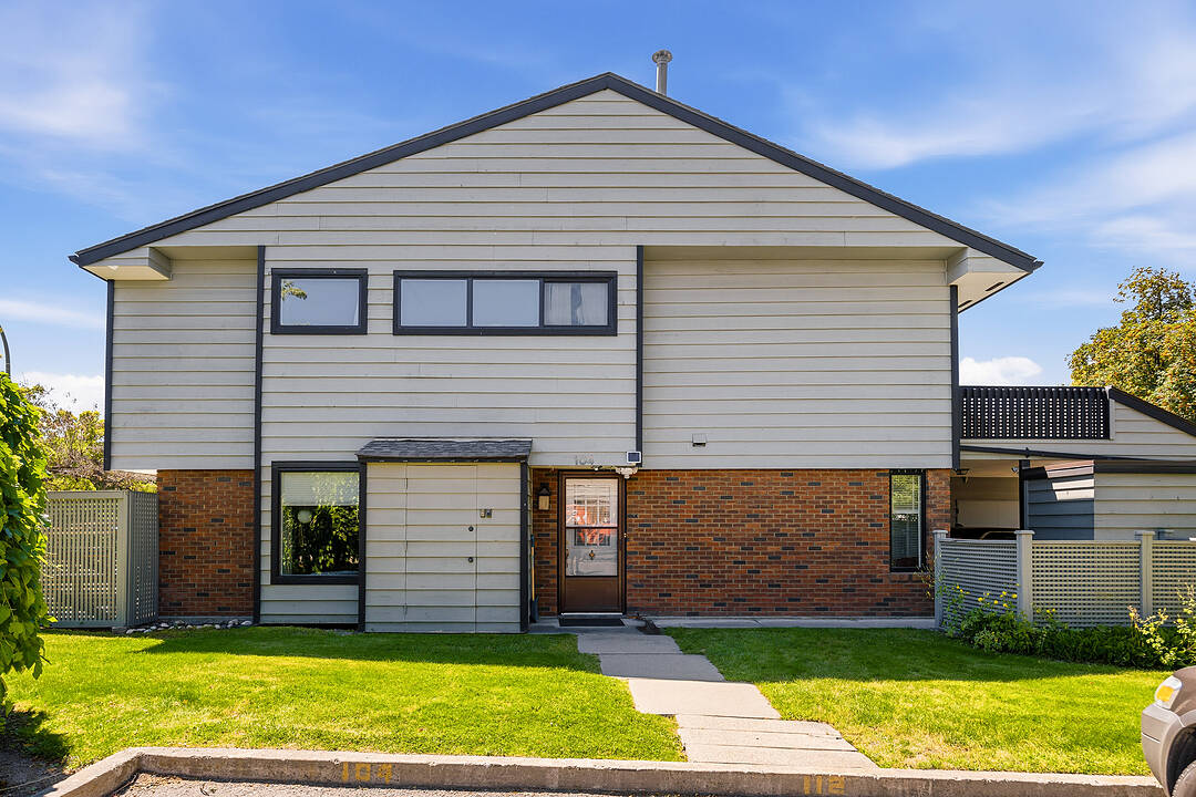 104-1050 Springfield Road, Kelowna, British Columbia