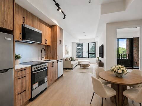 109 Erskine Ave #303, Toronto