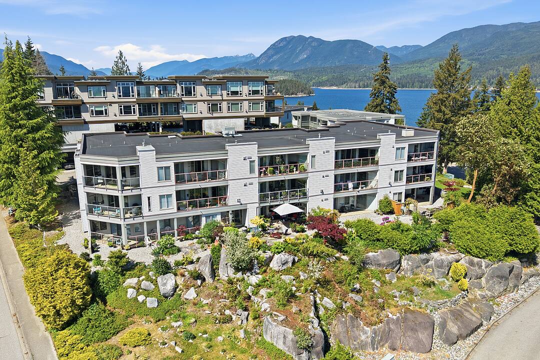 5780 Trail Avenue #302, Sechelt, British Columbia