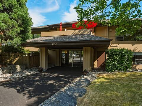 5855 Cowrie Street #205, Sechelt