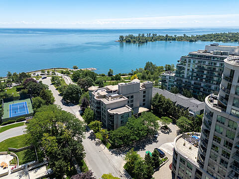 80 Palace Pier Crt #302, Toronto