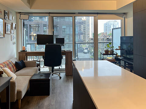 117 Broadway Ave #404, Toronto