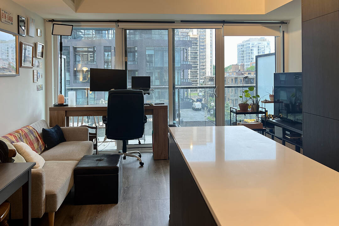 117 Broadway Ave #404, Toronto, Ontario