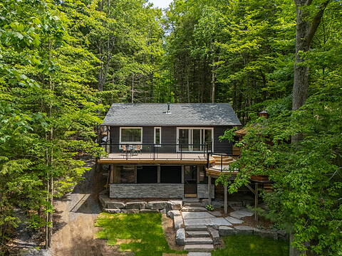 1023 Strachan Point Road, Muskoka Lakes