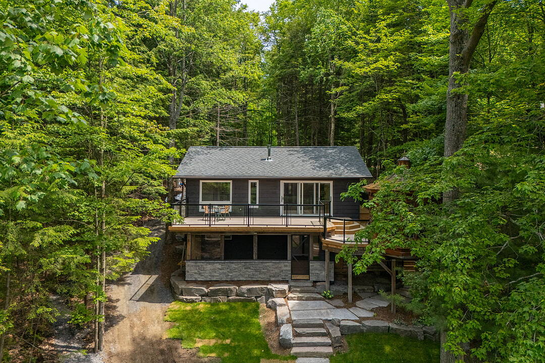 1023 Strachan Point Road, Muskoka Lakes, Ontario