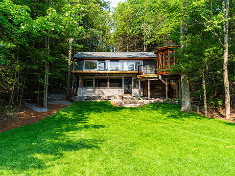 1023 Strachan Point Road, Muskoka Lakes