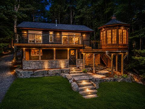 1023 Strachan Point Road, Muskoka Lakes
