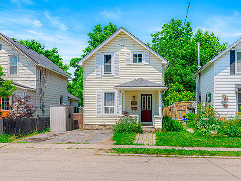 276 First Street, Gananoque