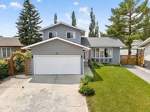12 Berkley Place NW, Calgary