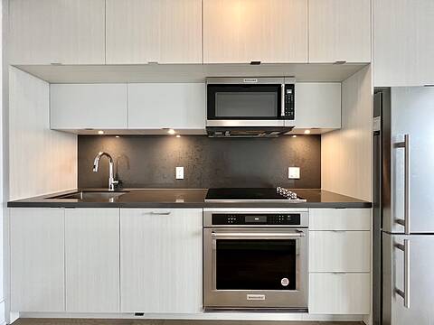 585 Bloor St E #4215, Toronto