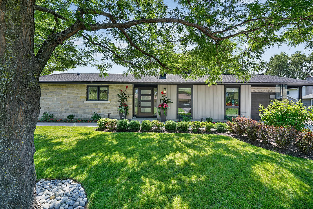 2 Parkglen Dr, Ottawa, Ontario