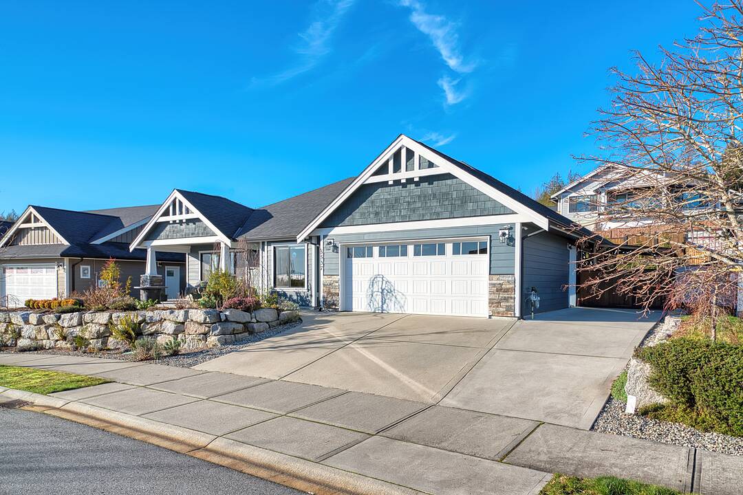 5537 Peregrine Crescent, Sechelt, British Columbia