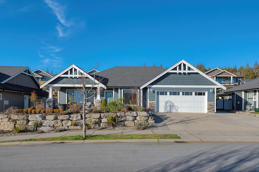 5537 Peregrine Crescent, Sechelt, British Columbia