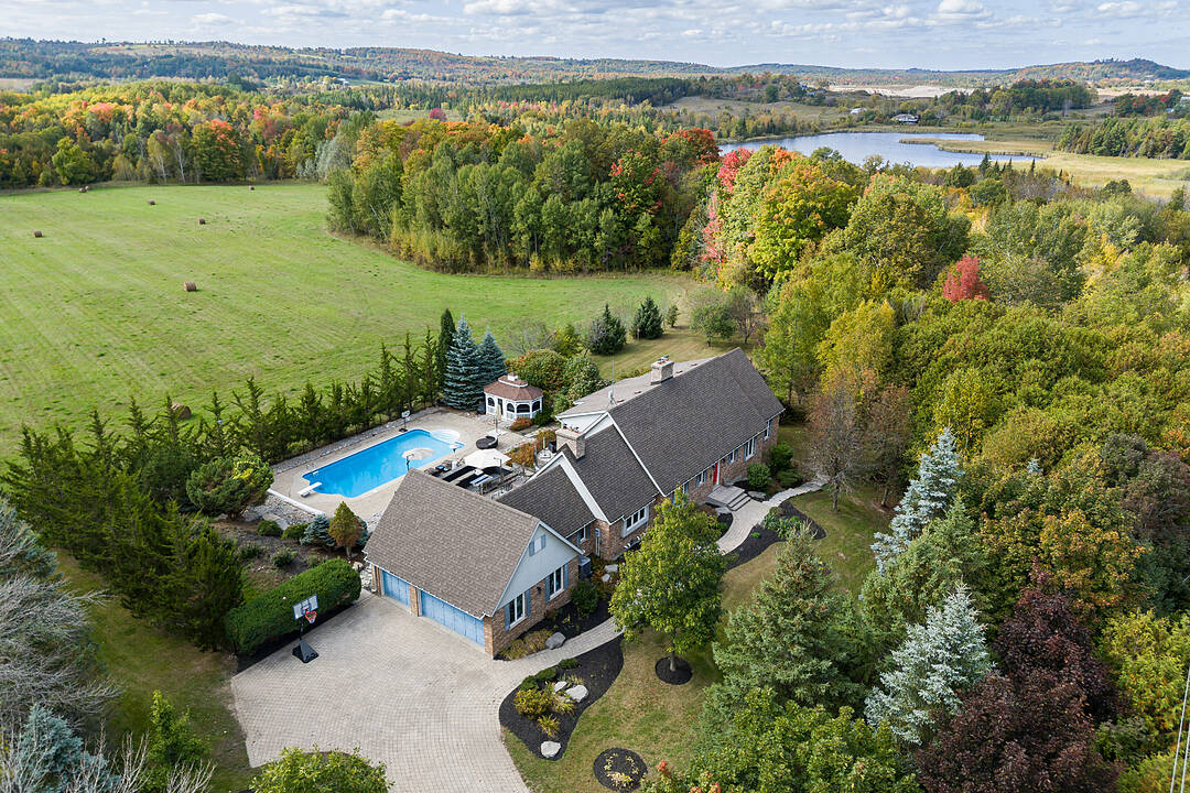 203 Ski Hill Rd, Kawartha Lakes, Ontario