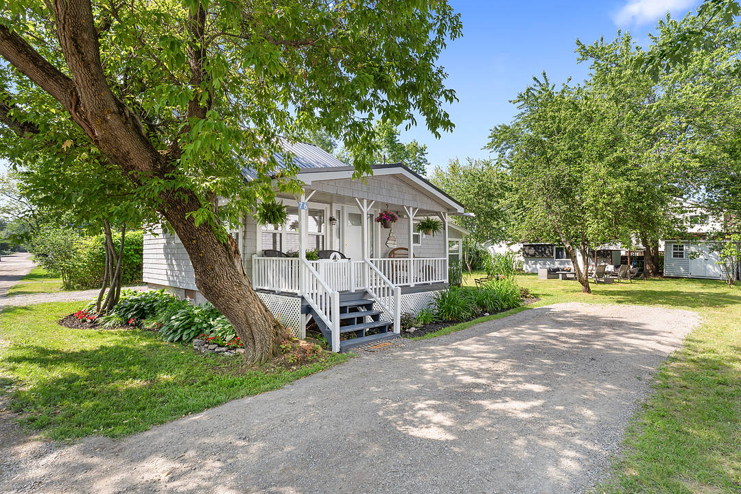 76 Third Avenue, Pointe-Du-Chêne, New Brunswick