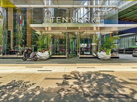 10 York St #2105, Toronto
