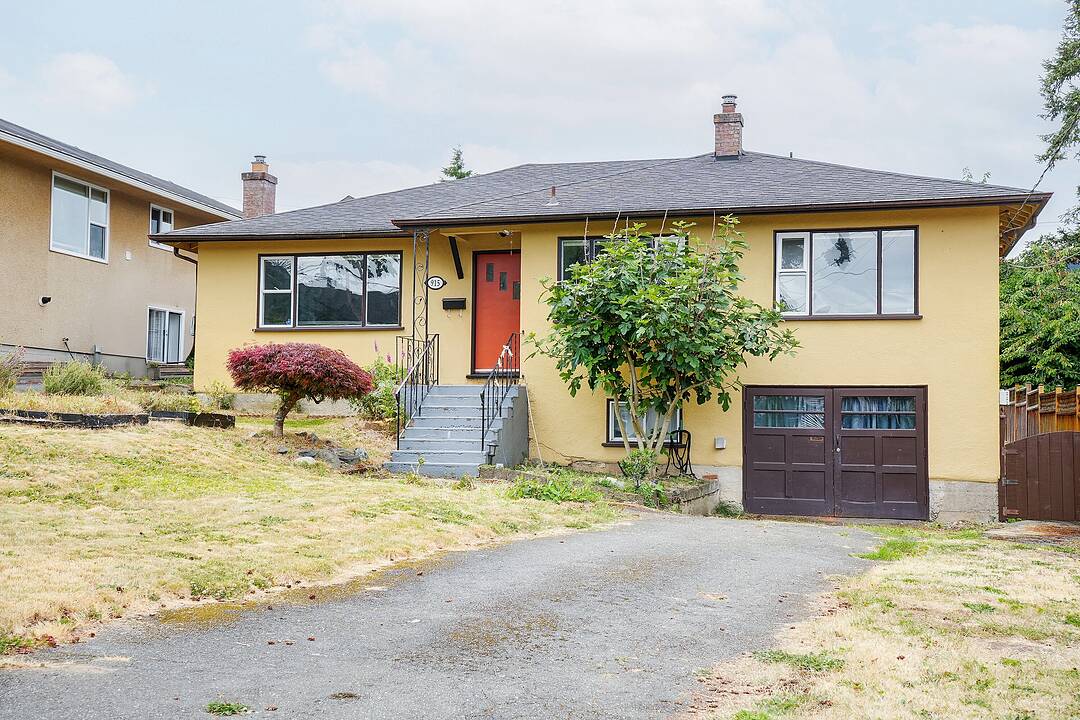 915 Inskip Street, Esquimalt, British Columbia