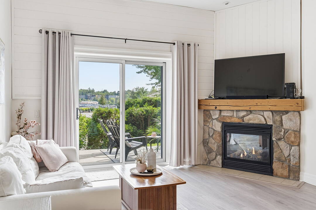 110 Steamship Bay Road, Unit #102, Gravenhurst, Ontario