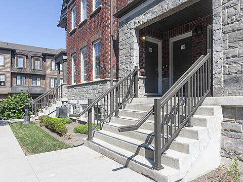445 Ontario St S #120, Milton